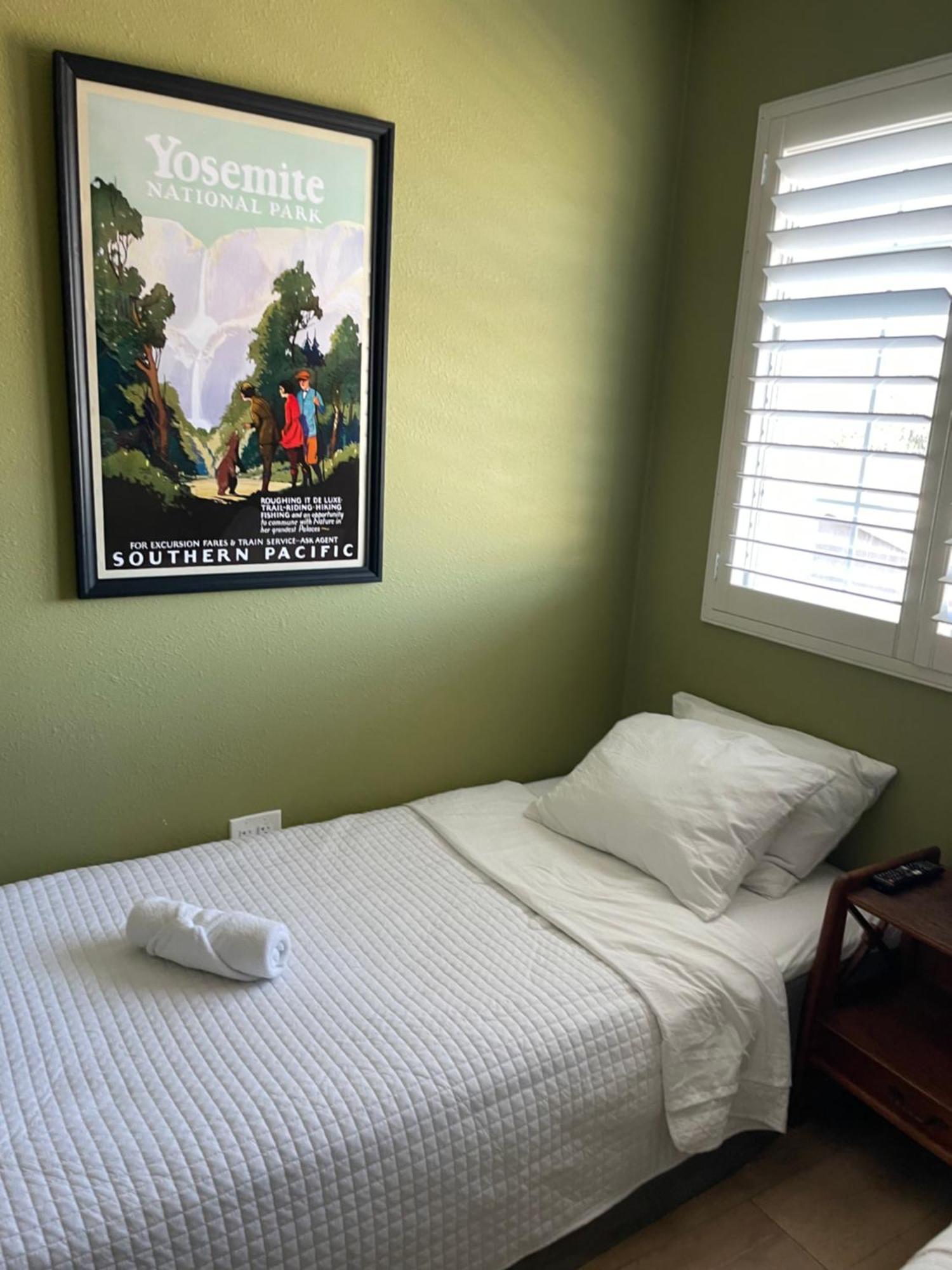 Hollywood View Private Room with Amenities Los Angeles Exterior photo