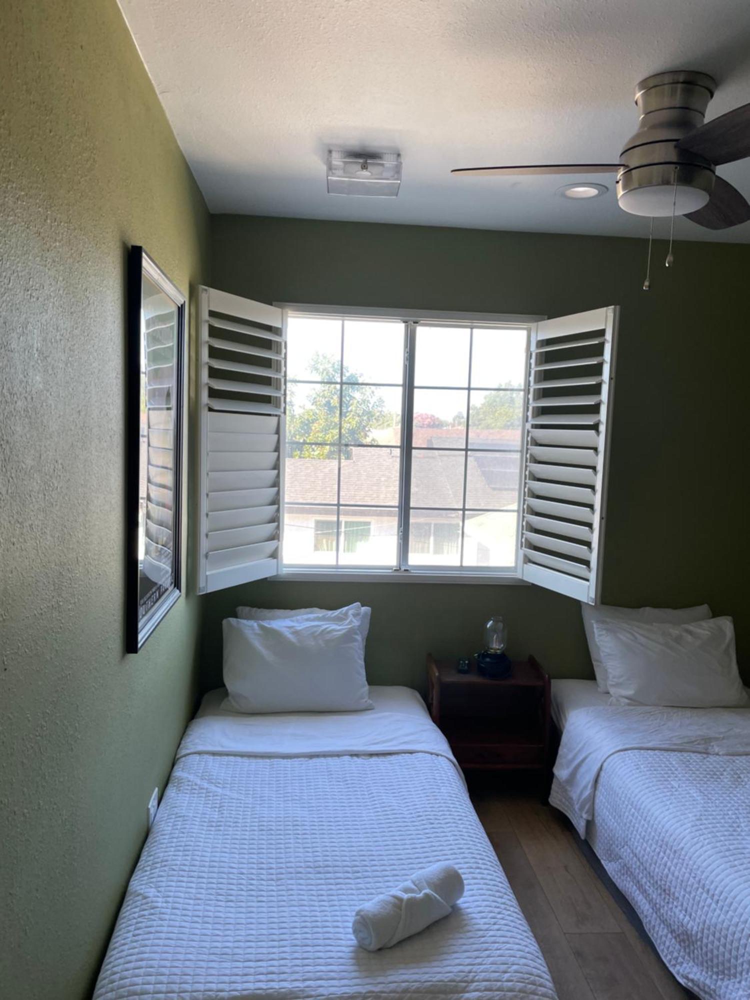 Hollywood View Private Room with Amenities Los Angeles Exterior photo
